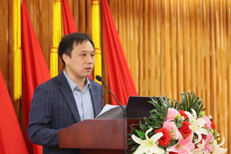 红足1世77814夏桂松？